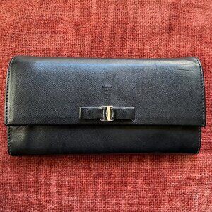 SALVATORE FERRAGAMO Vara Bow Continental Long Wallet Black